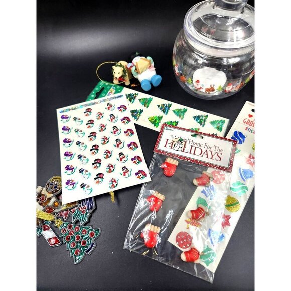Assorted Christmas Craft & Gift Bundle With Activity Book Stickers Bells & More - Picture 8 of 10